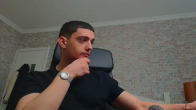 OscarGriffin online show from February 13, 5:58 am