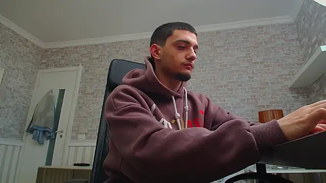 OscarGriffin online show from February 14, 11:42 am