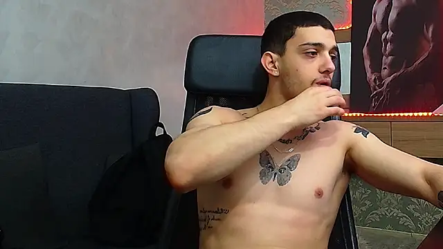 OscarGriffin online show from February 18, 6:37 am