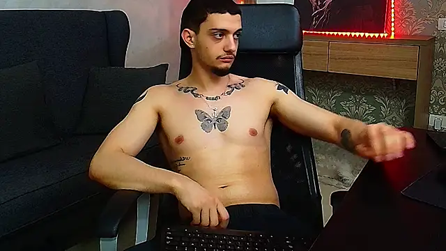 OscarGriffin online show from February 18, 1:11 pm