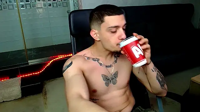 OscarGriffin online show from March 2, 5:23 am