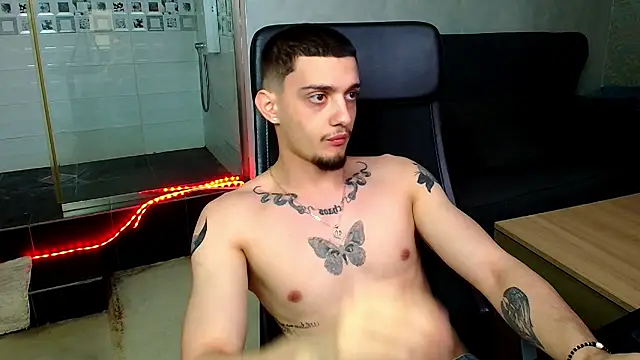 OscarGriffin online show from March 3, 11:44 am
