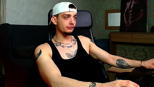 OscarGriffin online show from March 10, 2:17 am