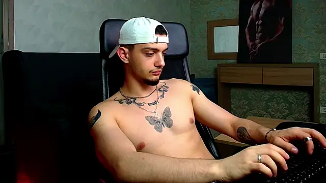 OscarGriffin online show from March 11, 10:20 pm