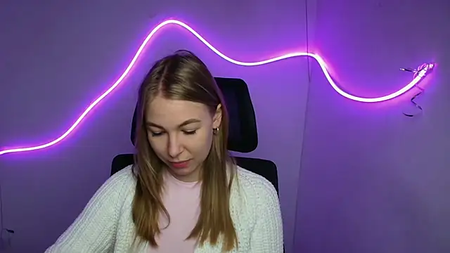 Snapshot of Dana_flowers chatting on October 1, 5:24 am Dana flowers online show from October 1, 5:24 am