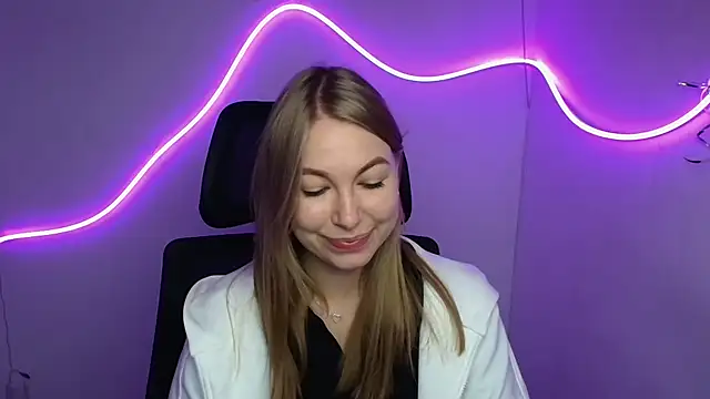 Snapshot of Dana_flowers chatting on October 2, 5:14 am Dana flowers online show from October 2, 5:14 am