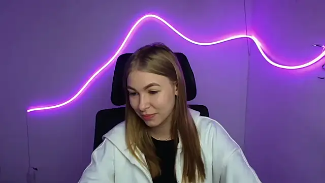 Snapshot of Dana_flowers chatting on October 3, 5:15 am Dana flowers online show from October 3, 5:15 am