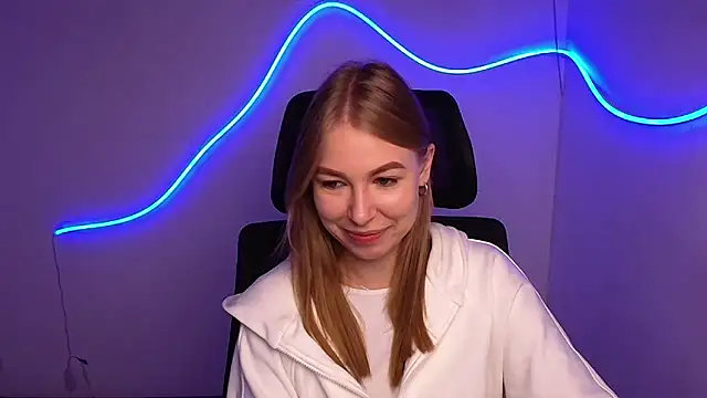 Snapshot of Dana_flowers chatting on October 8, 5:38 am Dana flowers online show from October 8, 5:38 am