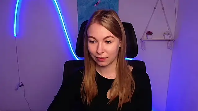 Snapshot of Dana_flowers chatting on October 12, 5:17 am Dana flowers online show from October 12, 5:17 am