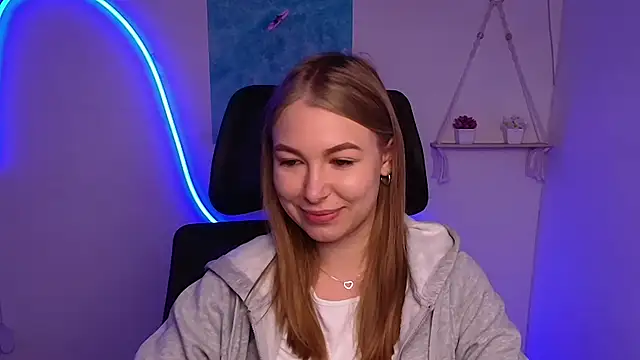 Snapshot of Dana_flowers chatting on October 17, 5:32 am Dana flowers online show from October 17, 5:32 am