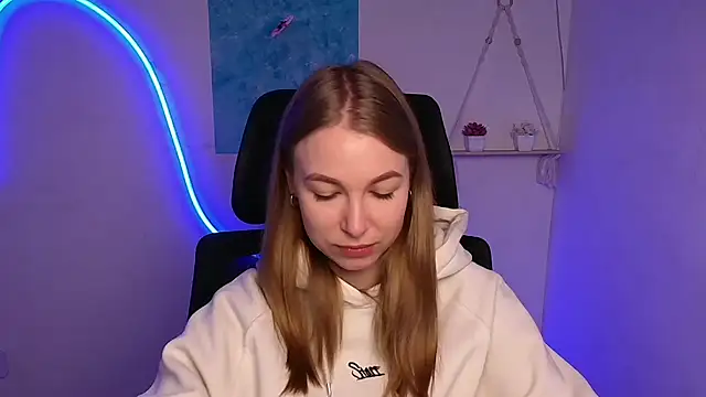 Snapshot of Dana_flowers chatting on October 18, 5:10 am Dana flowers online show from October 18, 5:10 am