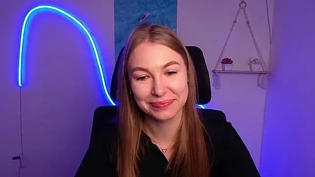 Snapshot of Dana_flowers chatting on October 23, 5:29 am Dana flowers online show from October 23, 5:29 am