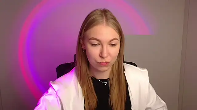 Snapshot of Dana_flowers chatting on October 25, 5:26 am Dana flowers online show from October 25, 5:26 am