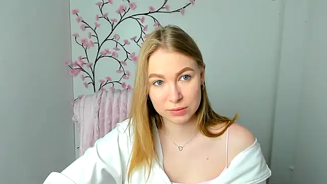 Snapshot of Dana_flowers chatting on May 20, 5:46 am Dana flowers online show from May 20, 5:46 am