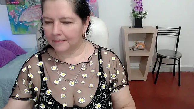 leonela 69 online show from March 15, 12:25 am