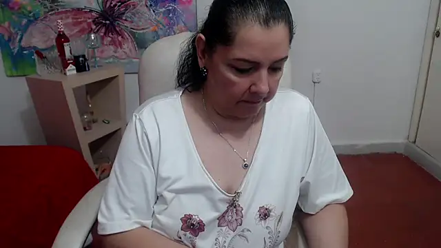 leonela 69 online show from September 29, 3:33 am