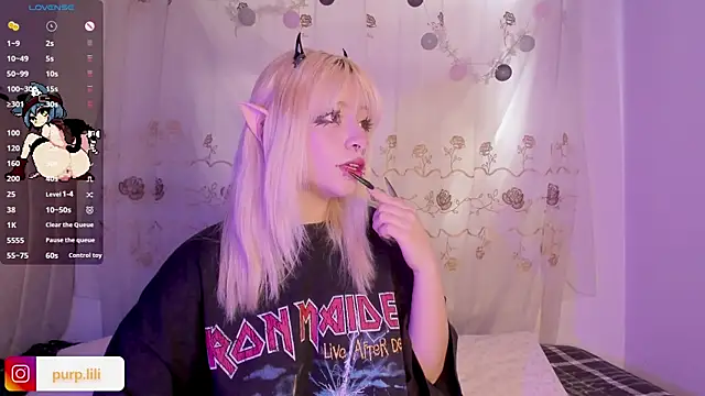purplelilith3 online show from January 14, 3:06 pm