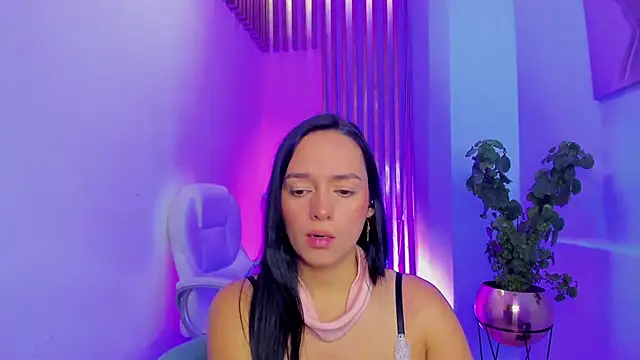 Snapshot of EmiliaRose_ chatting on March 9, 8:42 pm EmiliaRose online show from March 9, 8:42 pm