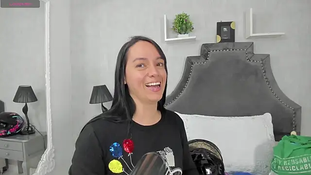 EmiliaRose  online show from November 14, 9:24 pm