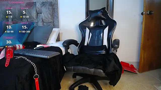 natasha steele online show from March 15, 4:46 am