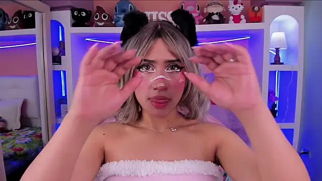 miss   megan online show from February 17, 2:30 am