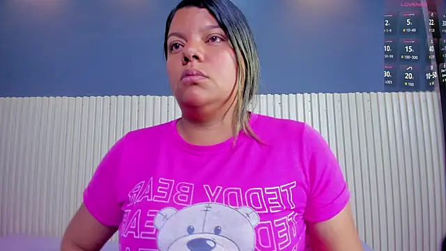 Snapshot of Aida-nicolle chatting on November 24, 9:53 am Aida-nicolle online show from November 24, 9:53 am