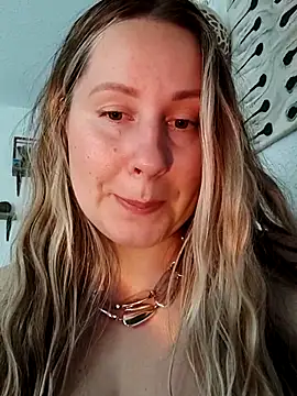 Mona Plus online show from March 3, 12:05 pm