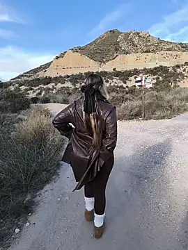 Mona Plus online show from November 7, 2:50 pm