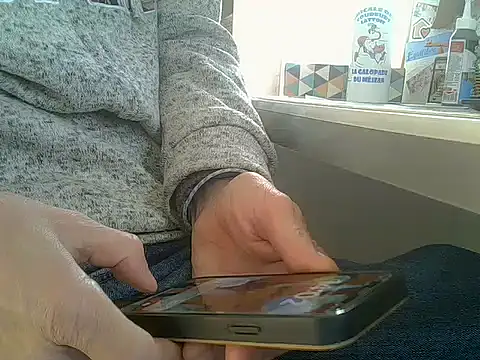 Snapshot of createur34 chatting on November 28, 1:03 pm createur34 online show from November 28, 1:03 pm