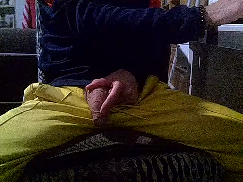 Snapshot of createur34 chatting on November 29, 10:13 pm createur34 online show from November 29, 10:13 pm