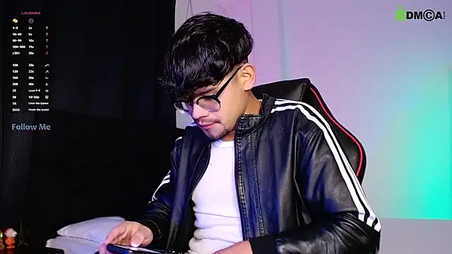 isaac-saenz online show from October 21, 12:11 am