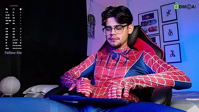 isaac-saenz online show from December 14, 10:03 pm