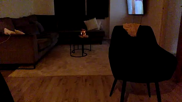 Bleueyez007 online show from February 22, 9:48 pm