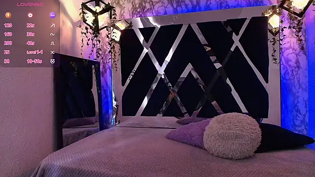 charlotte bluee online show from September 22, 6:43 pm