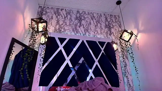 charlotte bluee online show from February 5, 6:34 pm