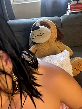 ZafiroKlein online show from October 31, 9:05 pm