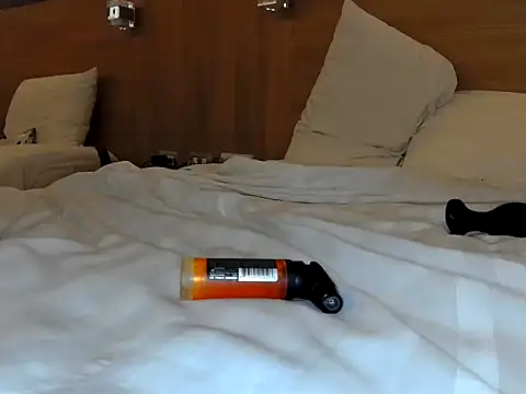 Snapshot of Iscariot19 chatting on October 24, 12:12 pm Iscariot19 online show from October 24, 12:12 pm