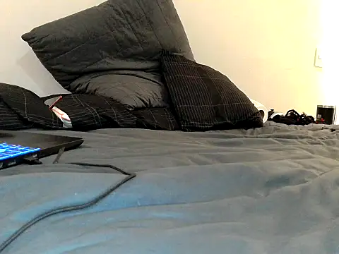 Snapshot of Iscariot19 chatting on November 20, 12:22 am Iscariot19 online show from November 20, 12:22 am