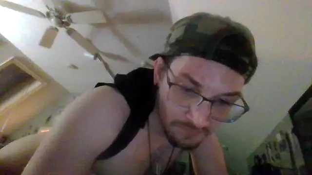 Snapshot of Sk00byJaXxX212 chatting on March 11, 11:59 pm Sk00byJaXxX212 online show from March 11, 11:59 pm