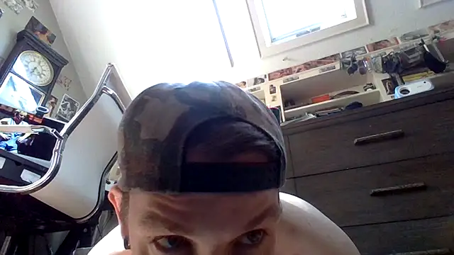 Snapshot of Sk00byJaXxX212 chatting on March 14, 2:30 pm Sk00byJaXxX212 online show from March 14, 2:30 pm