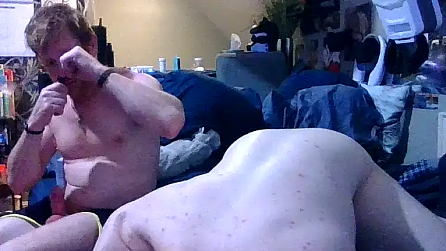 Snapshot of Sk00byJaXxX212 chatting on October 17, 7:33 am Sk00byJaXxX212 online show from October 17, 7:33 am