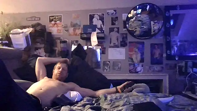 Snapshot of Sk00byJaXxX212 chatting on October 20, 11:27 pm Sk00byJaXxX212 online show from October 20, 11:27 pm