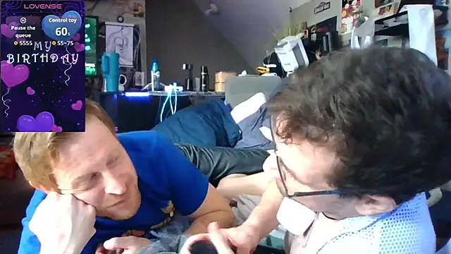 Snapshot of Sk00byJaXxX212 chatting on October 28, 4:31 pm Sk00byJaXxX212 online show from October 28, 4:31 pm