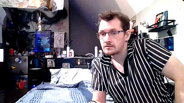 Sk00byJaXxX212 online show from May 14, 4:19 am