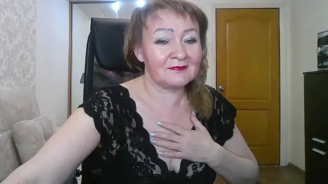 Snapshot of Victoria_secrets_ chatting on February 14, 12:25 pm Victoria secrets online show from February 14, 12:25 pm