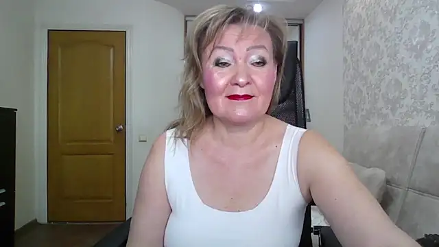 Snapshot of Victoria_secrets_ chatting on October 5, 6:23 am Victoria secrets online show from October 5, 6:23 am