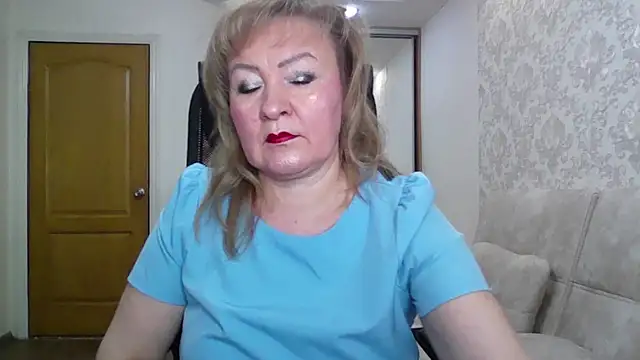 Snapshot of Victoria_secrets_ chatting on October 8, 4:32 am Victoria secrets online show from October 8, 4:32 am