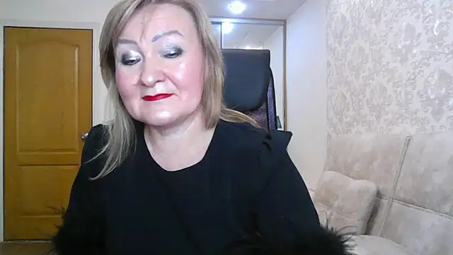 Snapshot of Victoria_secrets_ chatting on October 13, 2:17 pm Victoria secrets online show from October 13, 2:17 pm