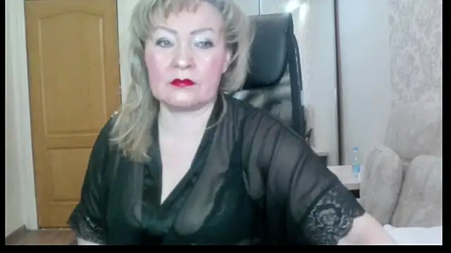 Snapshot of Victoria_secrets_ chatting on April 15, 4:30 am Victoria secrets online show from April 15, 4:30 am