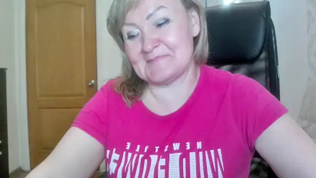 Snapshot of Victoria_secrets_ chatting on June 3, 6:02 pm Victoria secrets online show from June 3, 6:02 pm